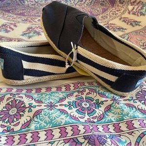 TOMS Classic Navy Stripe Canvas